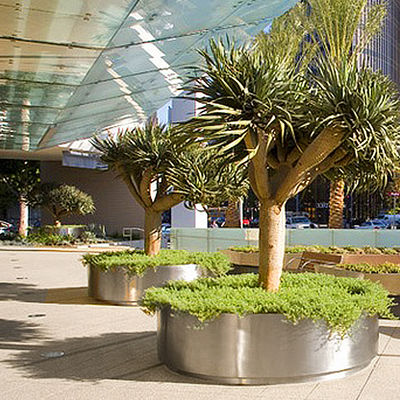 Rust Resistant Stainless Steel Flowerpot With Smooth Surface